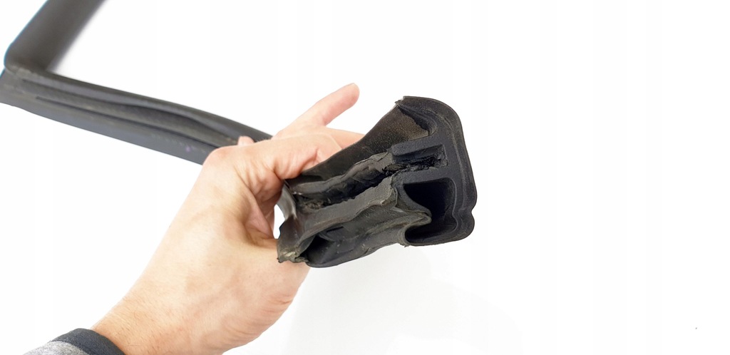 фото №14, Opel astra 2 g bertone coupe прокладка резиновый элемент дверь внутренняя верхний левая