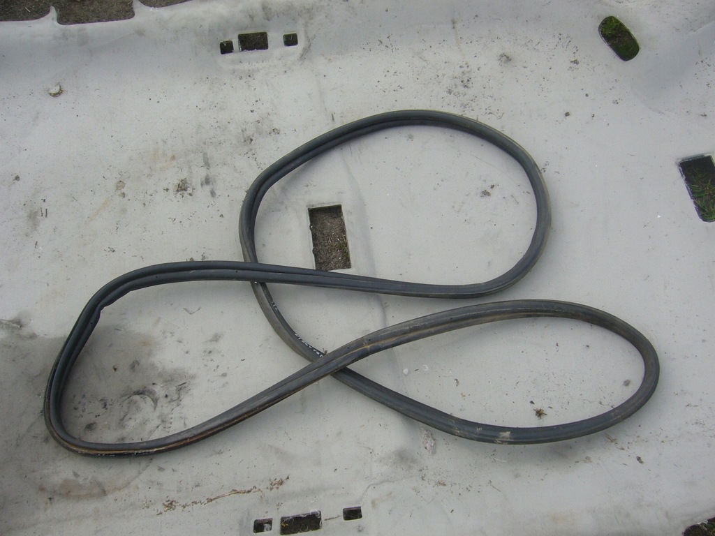 фото №1, Land rover discovery iii 3 , прокладка крышки багажника