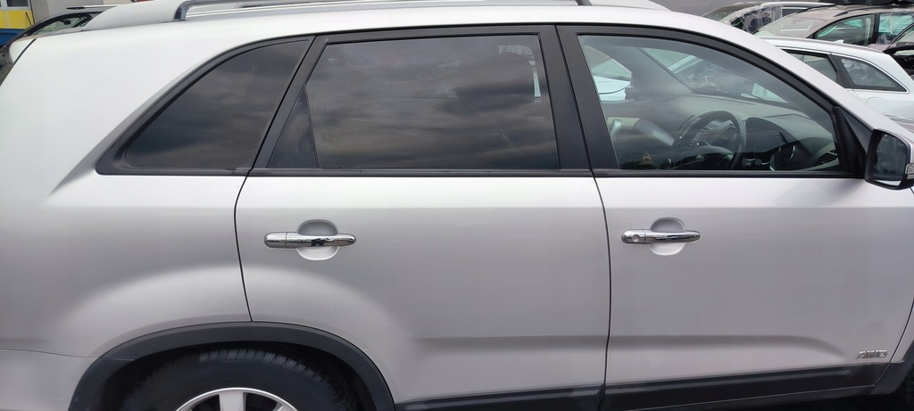 фото №1, Дверь правый задняя правое задние kia sorento ii 3d серебристый