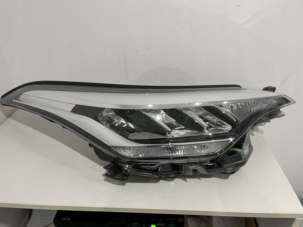 фото №1, Toyota c-hr chr lift лампа правий перед full led 81110-f4180