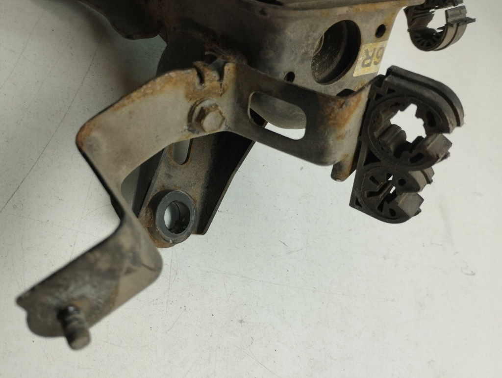 фото №6, 2010 toyota avensis t270 кронштейн / кронштейн двигателя