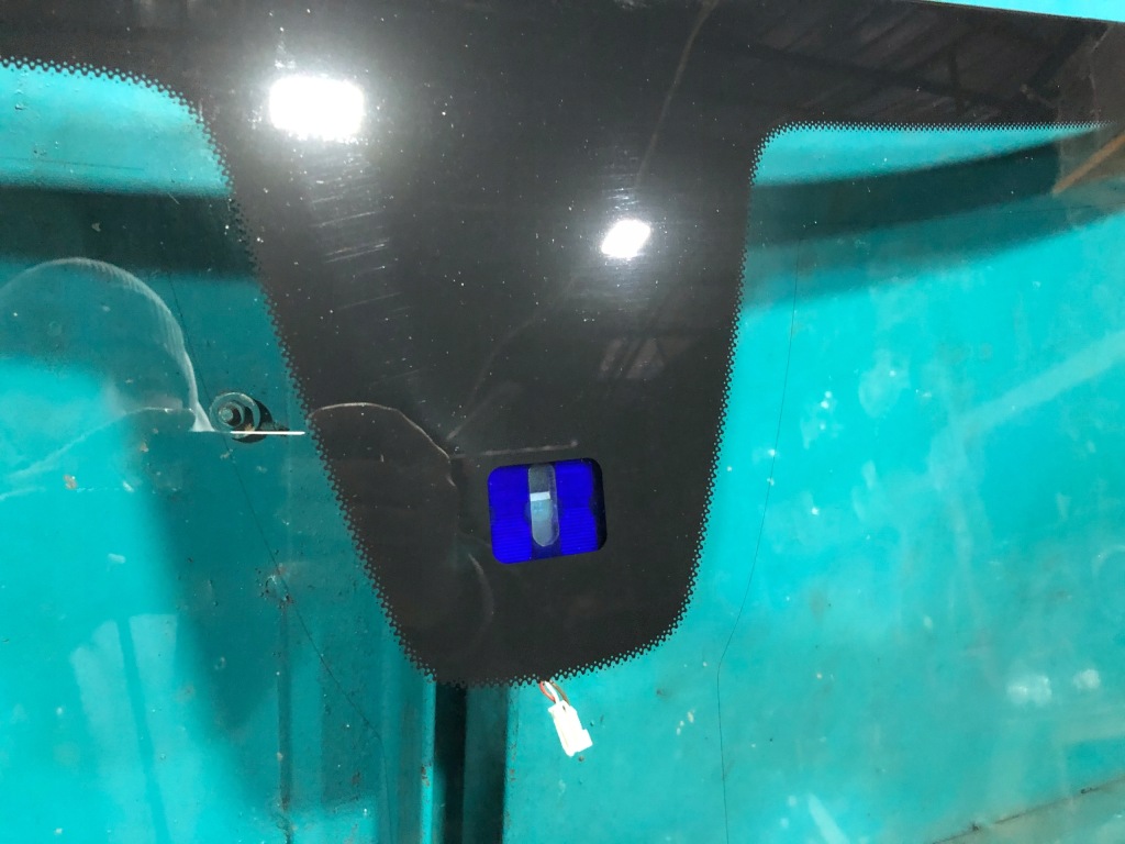 фото №2, Mercedes r172 slk стекло лобовое передняя датчик