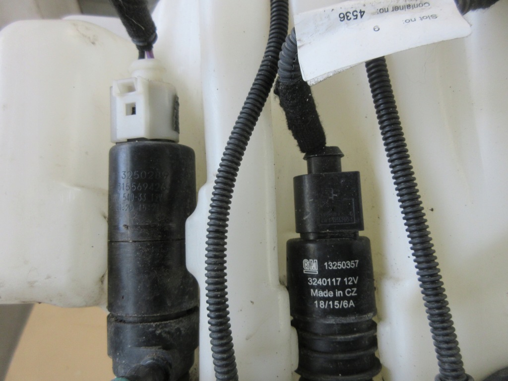 Бак бачок жидкость омывателя opel insignia a 13240935 в Украине