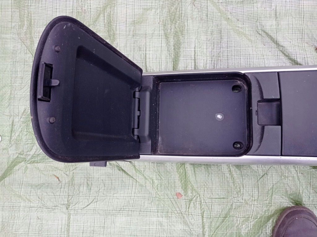 фото №9, Подлокотник туннель средний mazda rx8 rx-8