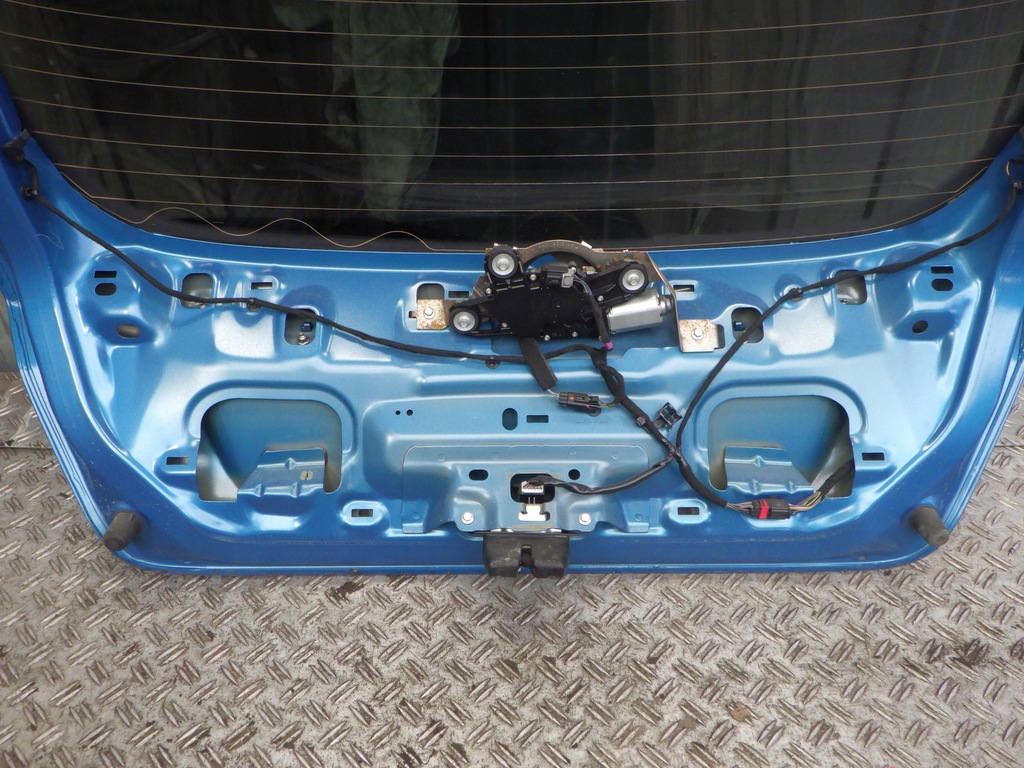 фото №9, Ford fiesta mk7 кришка багажника багажника комплектна