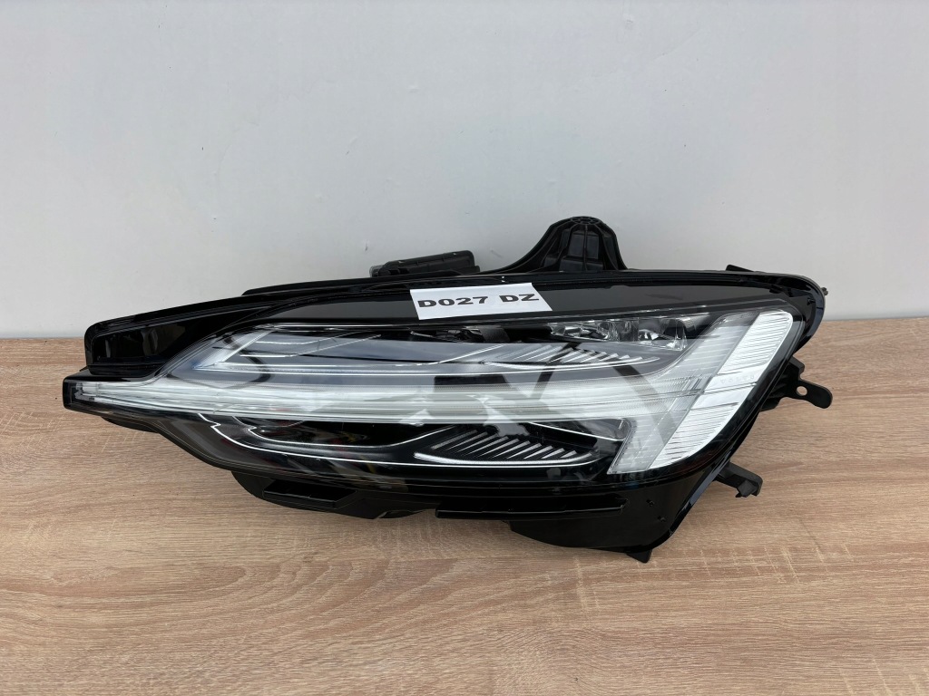 Купить Volvo s60 v60 17-21 год левая фара перед full led mid комплектная d027dz