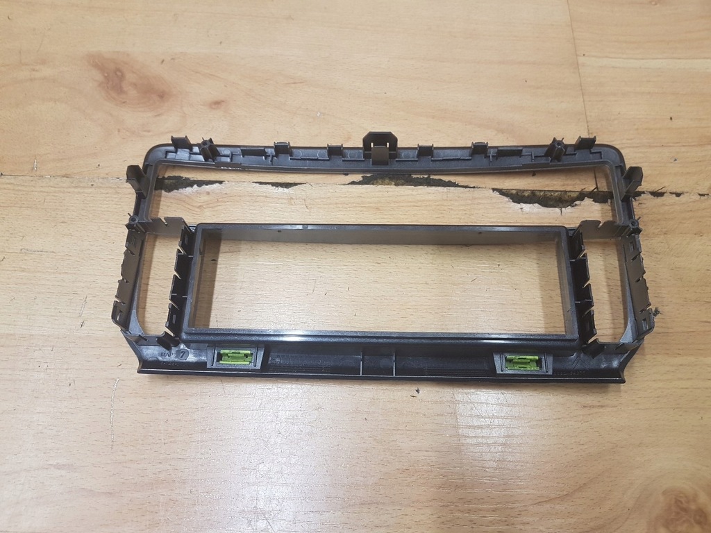 фото №2, Рамка защита панели радио citroen c5 iii