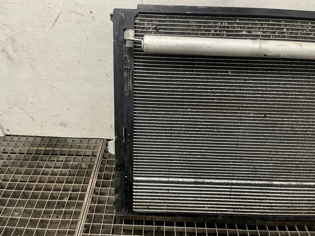 Комплект радіатор mercedes-benz gl x166 a0995000002 4.7l бензиновий 270kw Зі Шроту