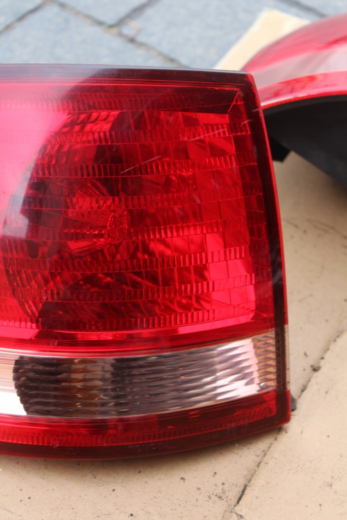 фото №4, Лампа левая задняя задняя avensis verso