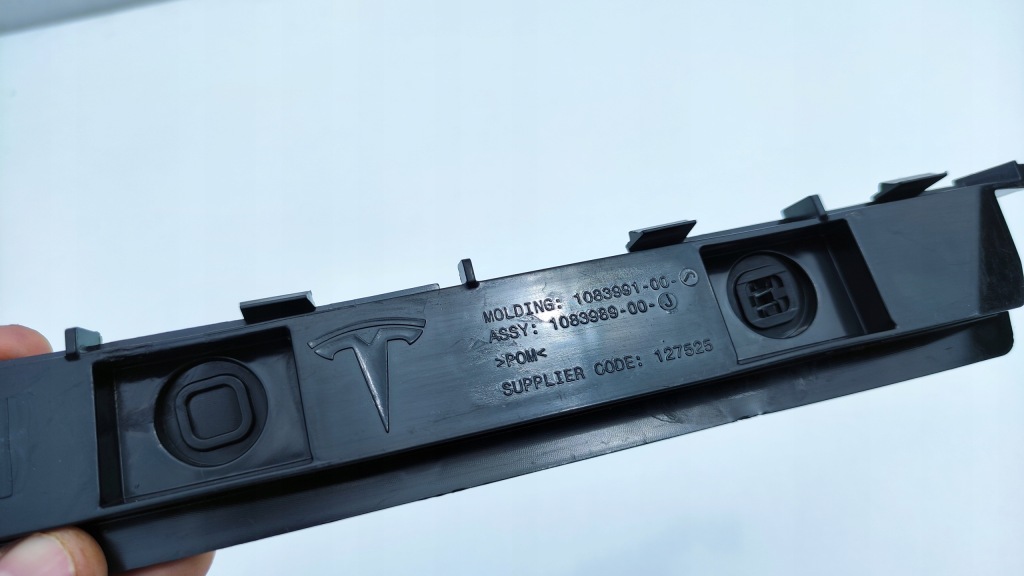 Tesla model 3 направляющая кронштейн бампера левый правый задняя задний tc329 с Разборки