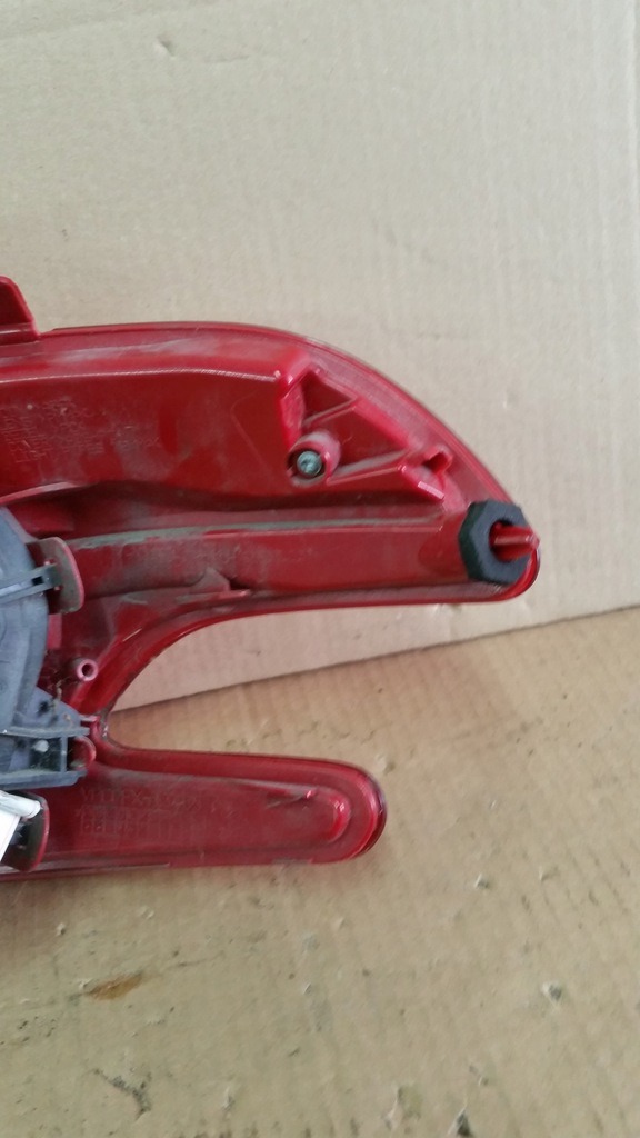 фото №10, Лампа задняя задняя левая peugeot 208 i 12-15