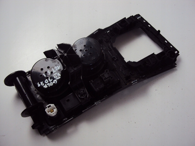 фото №7, Панель керування тунель vw golf vii 2012-