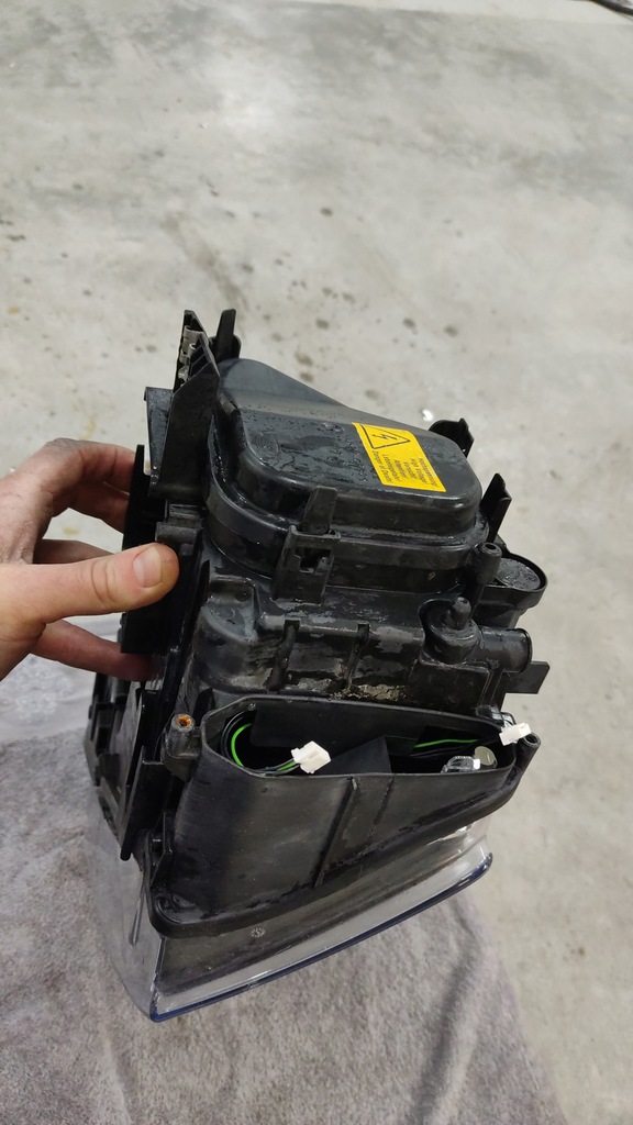 фото №8, Audi q3 лампа правая 8u0941030h europa