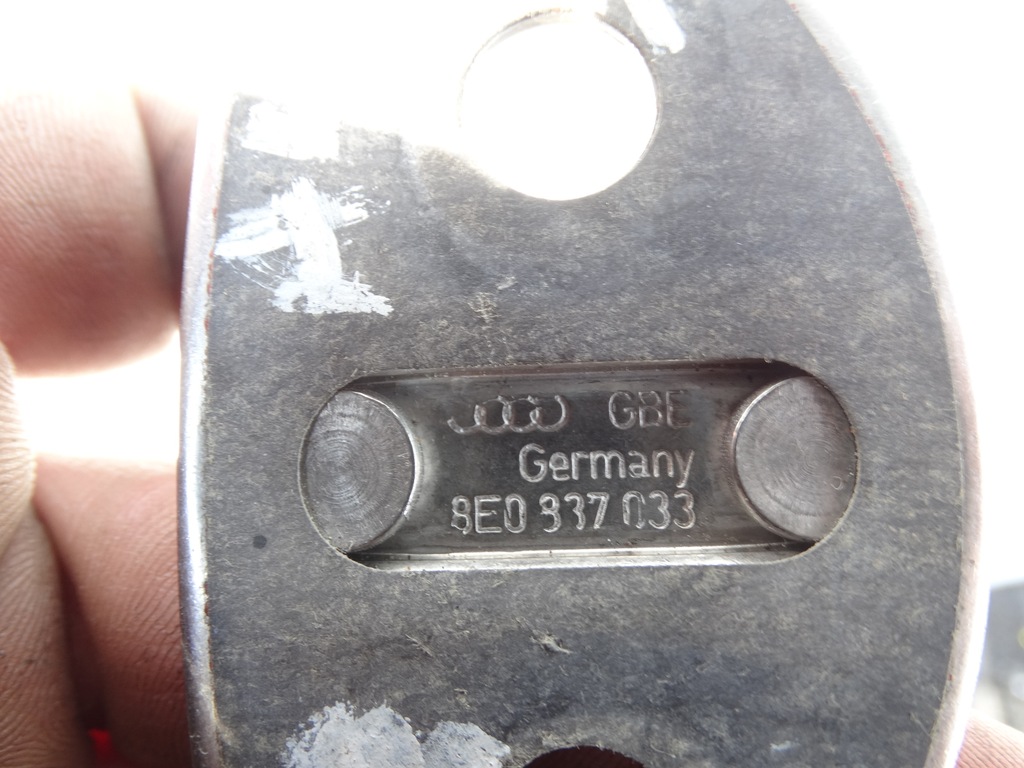 фото №5, Засувка двері 8e0837033 audi a4 b7