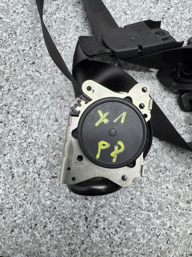 Ремень безопасности правая  перед bmw x1 f48 2015-2018 635267200a в Украине