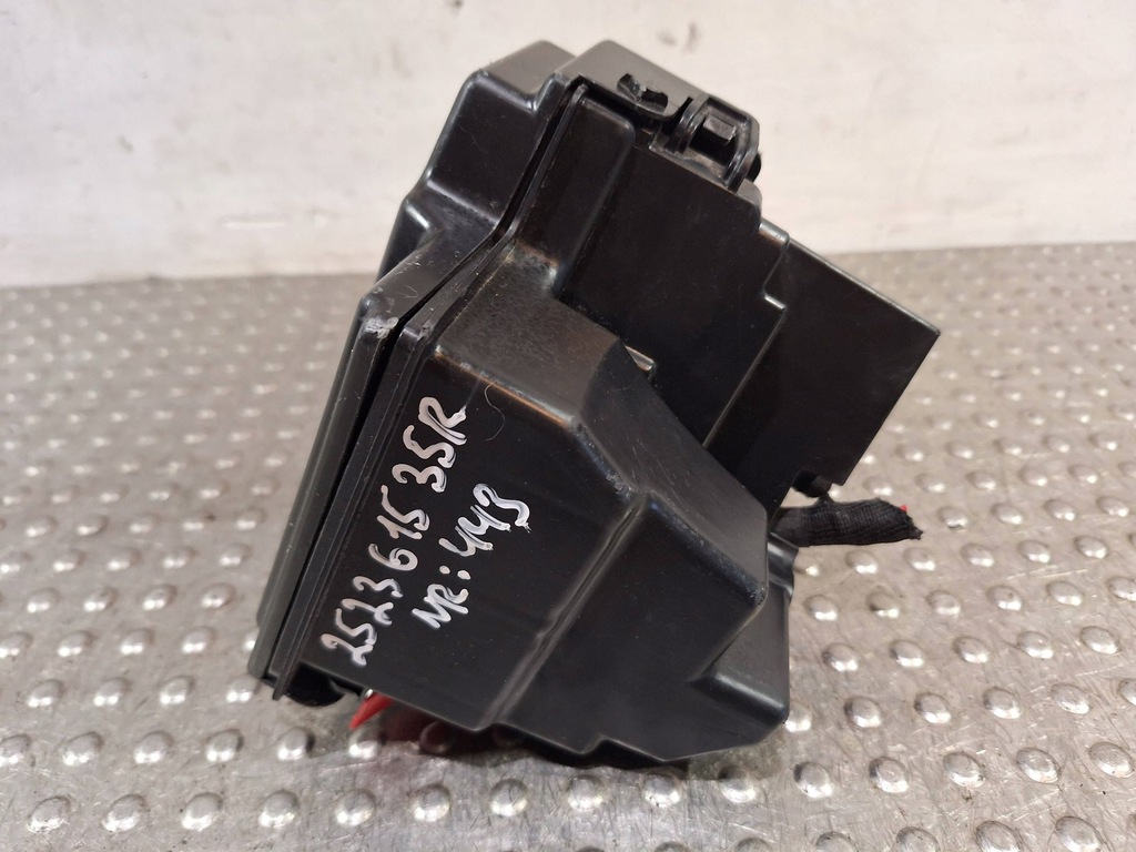 фото №4, Корпус коробка предохранителей 252361535r renault clio v captur ii 19-