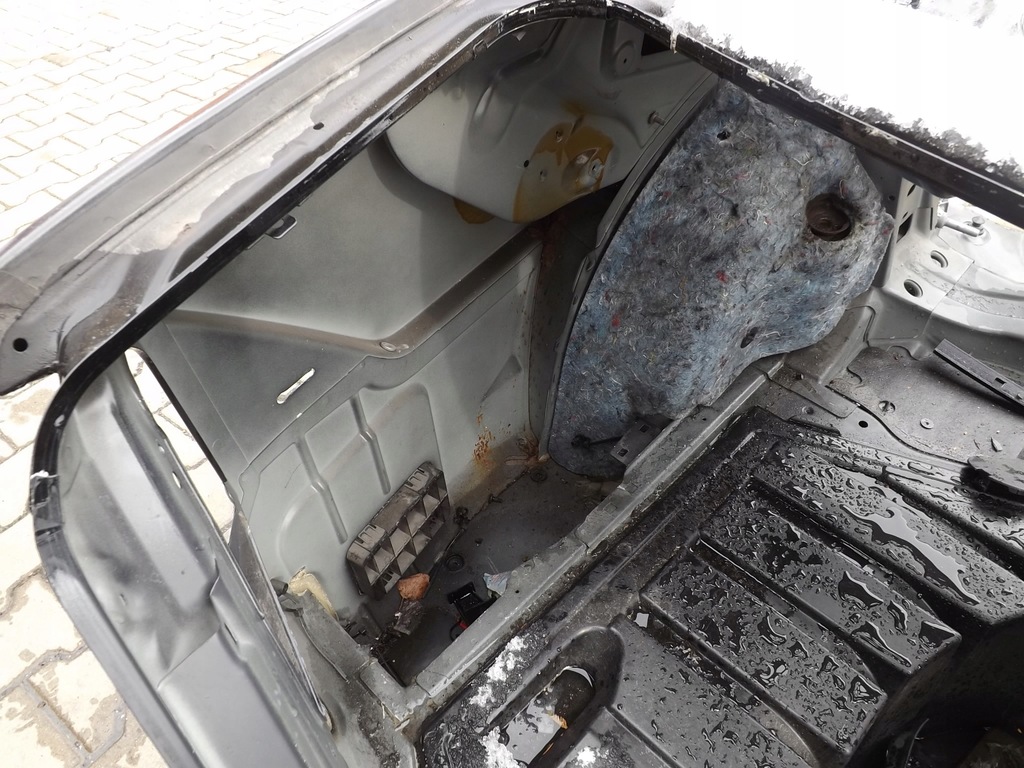 фото №10, Mercedes c220 w203 sedan 197 повний задня pas задній чверть задня ліва права