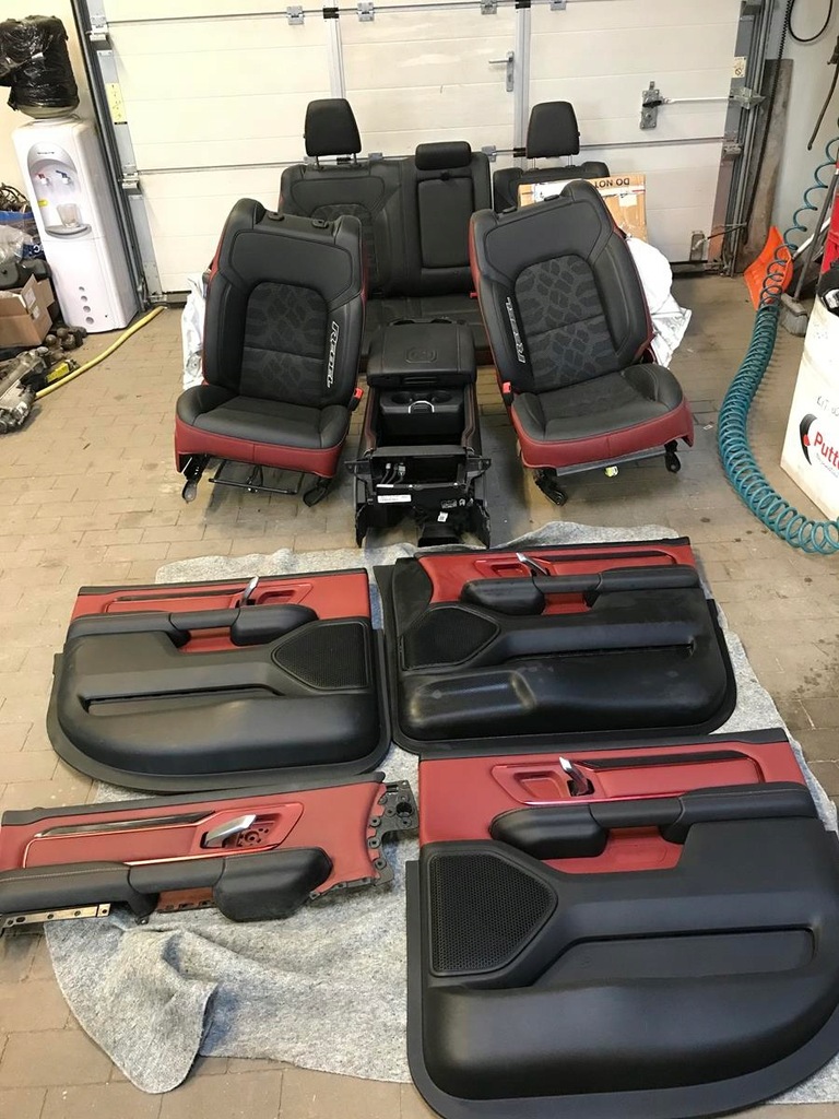 фото №1, Dodge ram rebel 2019-2022 сиденья заднее сиденье обивка