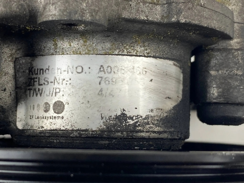 Mercedes c 300 w204 3.0 насос підсилювача a0064663301 Зі Шроту