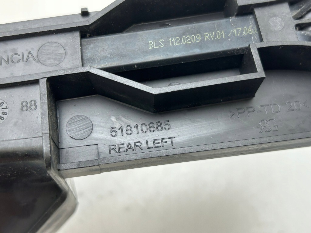 2018 opel combo d направляющая стекло дверь передних 51810885 с Разборки