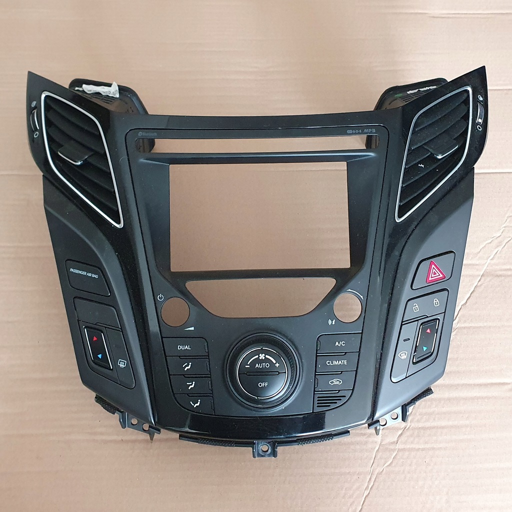 фото №1, Hyundai i40 97250-3z900 панель кондиціонера рамка радіо
