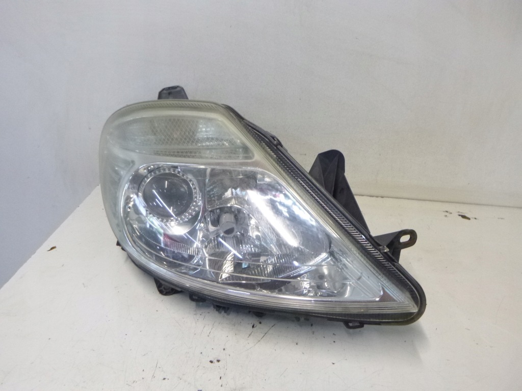 Купити Лампа передня citroen c8 2001r.