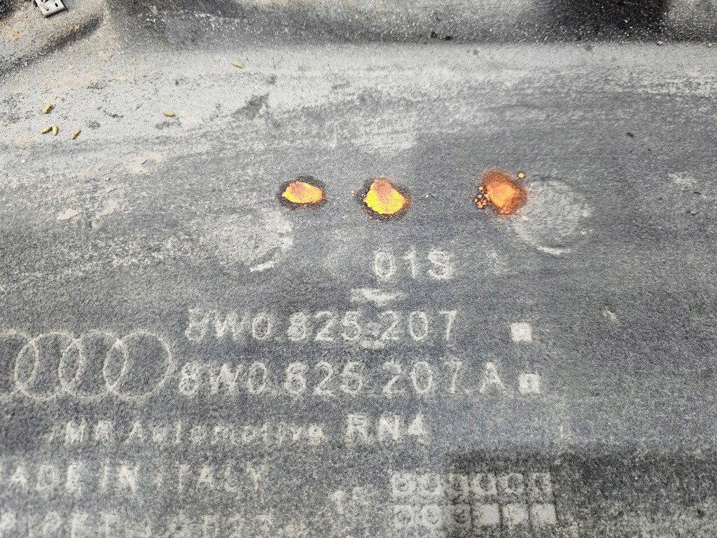 фото №8, Защита подвеска левая audi a4 b9 8w0825207