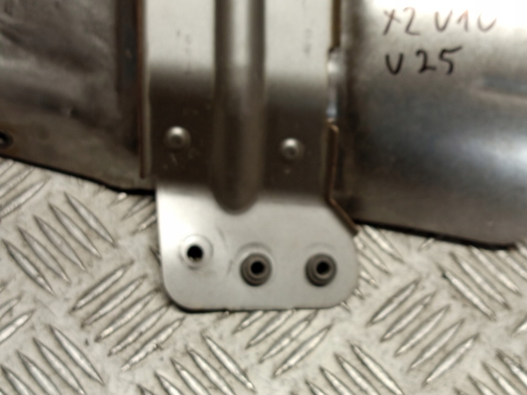 фото №13, Bmw оригинальный номер 9894940 1' f40 2' f44 защита тепловая катализатора