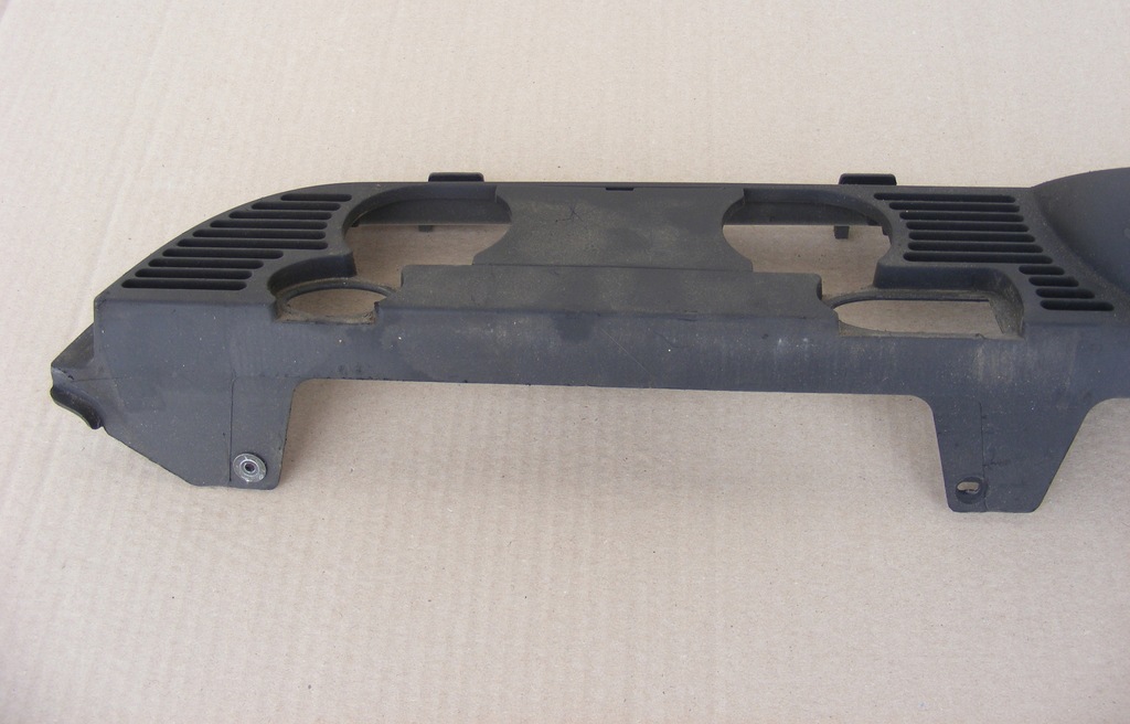 фото №7, Защита пластик pod подголовники czarna bmw оригинальный номер 8204279