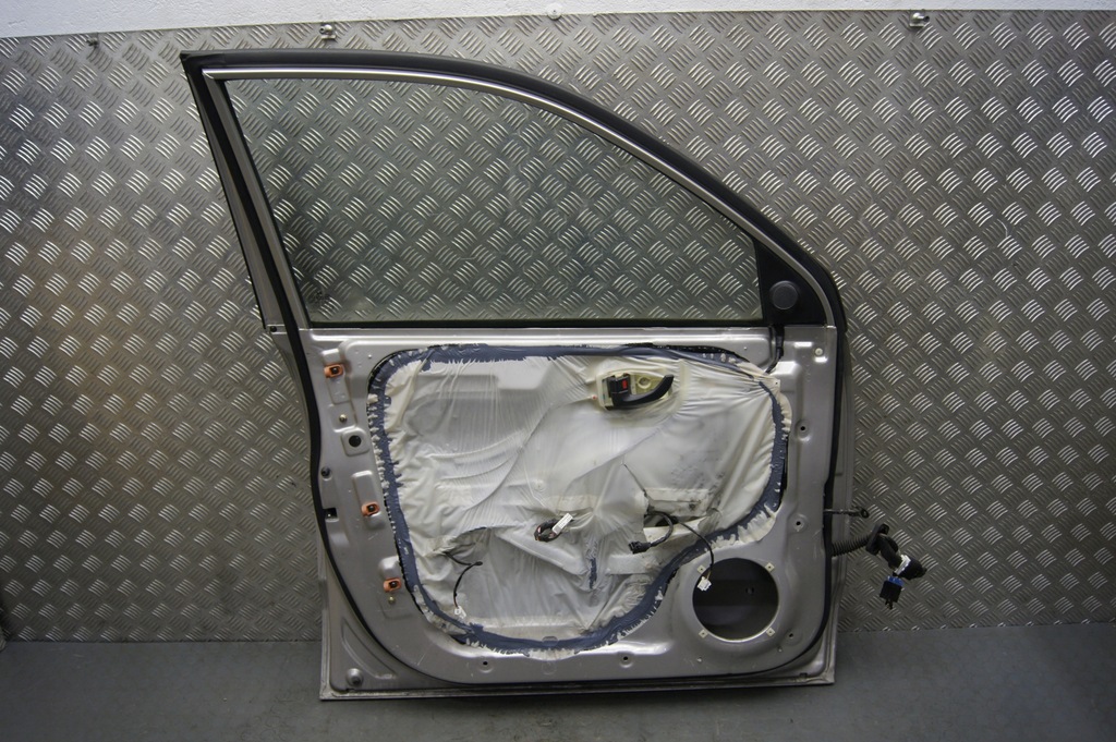 фото №10, Дверь левая передние перед yk tucson i 2.0 бензин