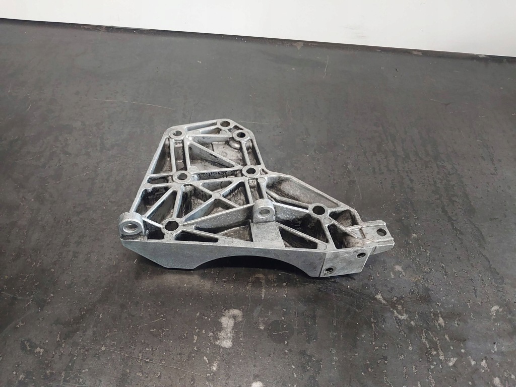 Купити Кронштейн / кронштейн компресора кондиціонера bmw 5 e39 525tds m51d25 2246146