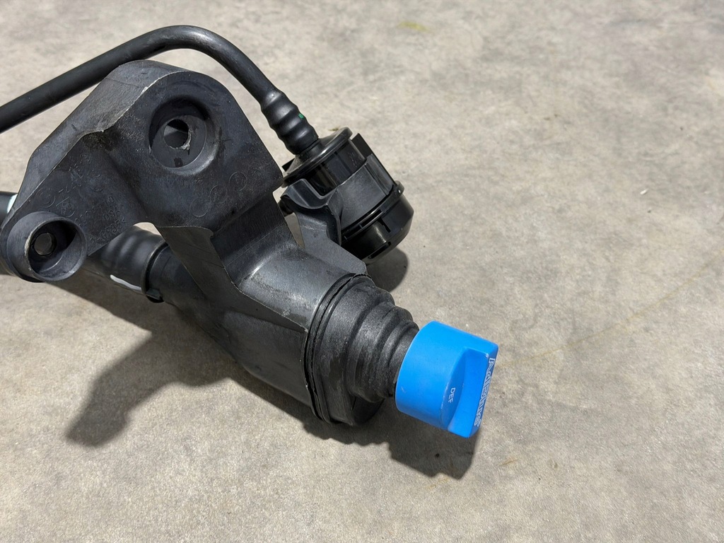 фото №1, Bmw x5 g05 заливная горловина adblue 7440011