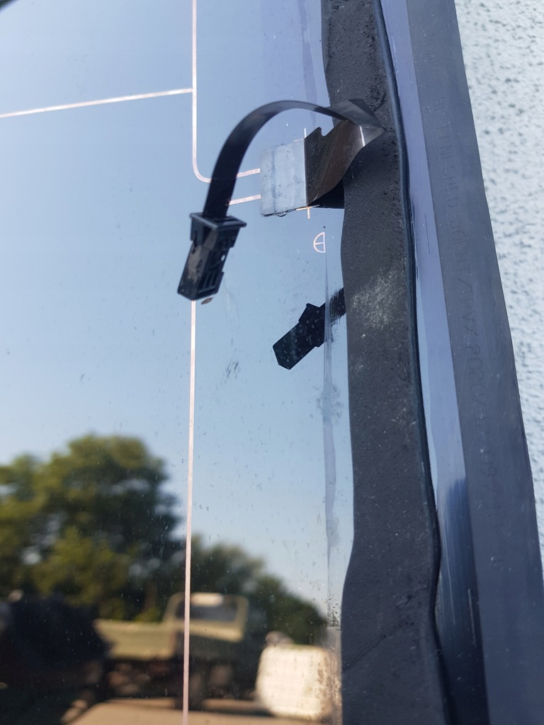 фото №11, Скло задня панорама tesla 3 1520024-00-b