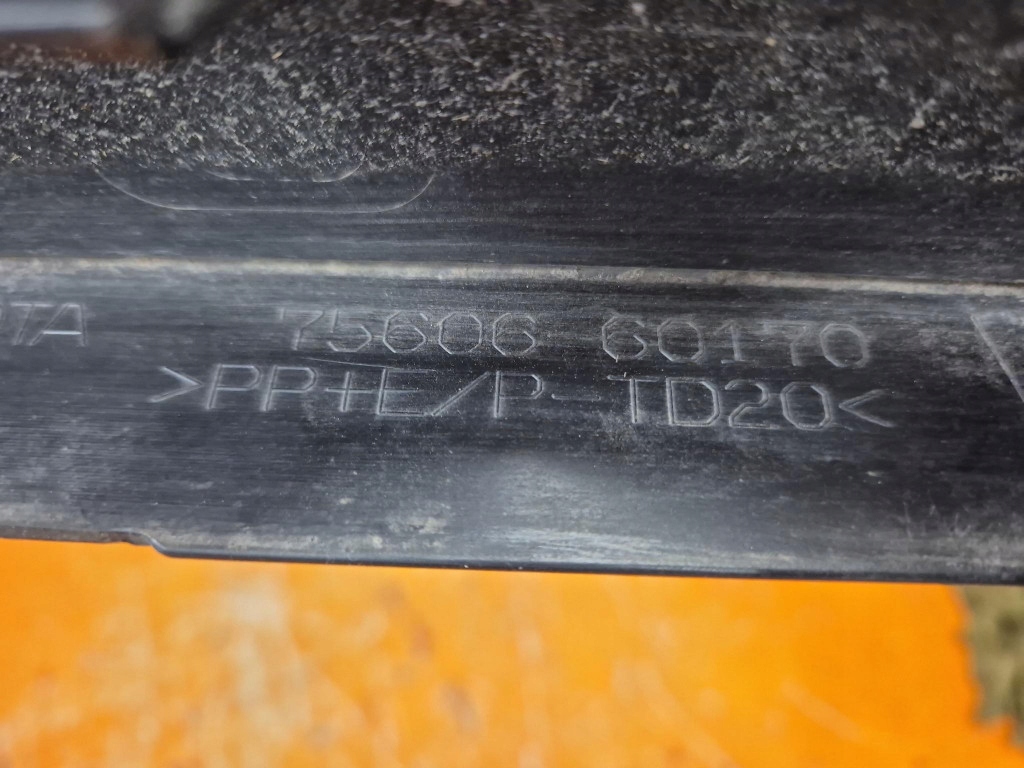 фото №8, Toyota landcruiser 07- молдинг крыла задняя левый 75606-60170