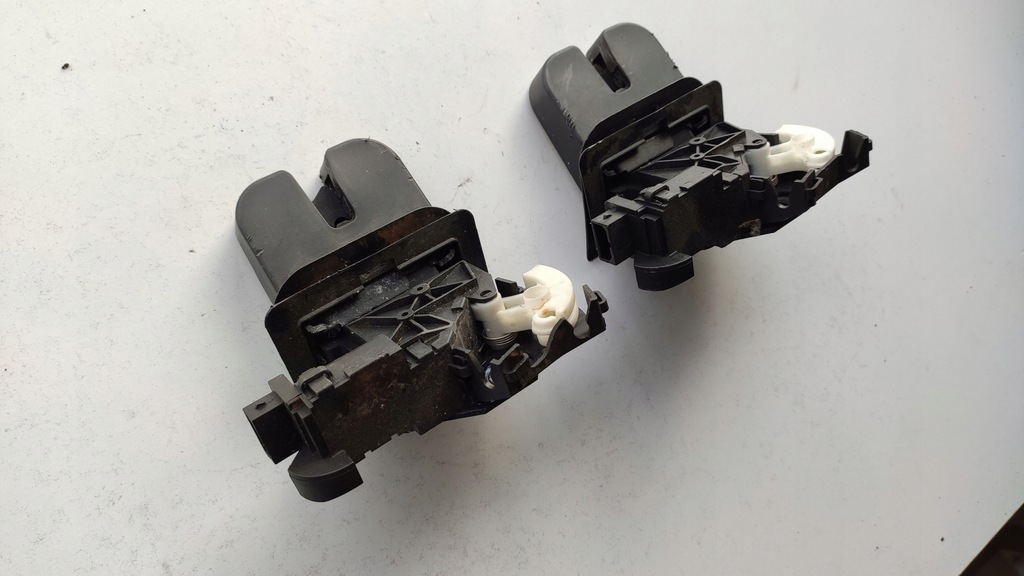 фото №4, Audi a6 c6 kombi замок крышки багажника 4f9827520c