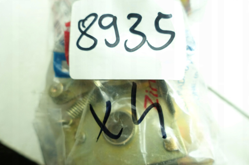 фото №8, Замок капот 111823509c vw garbus vw kaefer