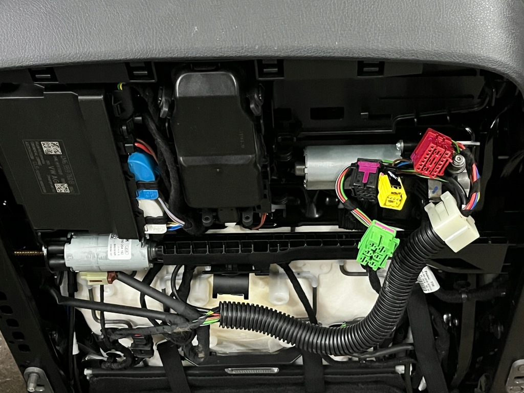 фото №10, Audi q7 sq7 4m s-line ромбы 16-2023 сиденья кожа bentley комплект 5-osób