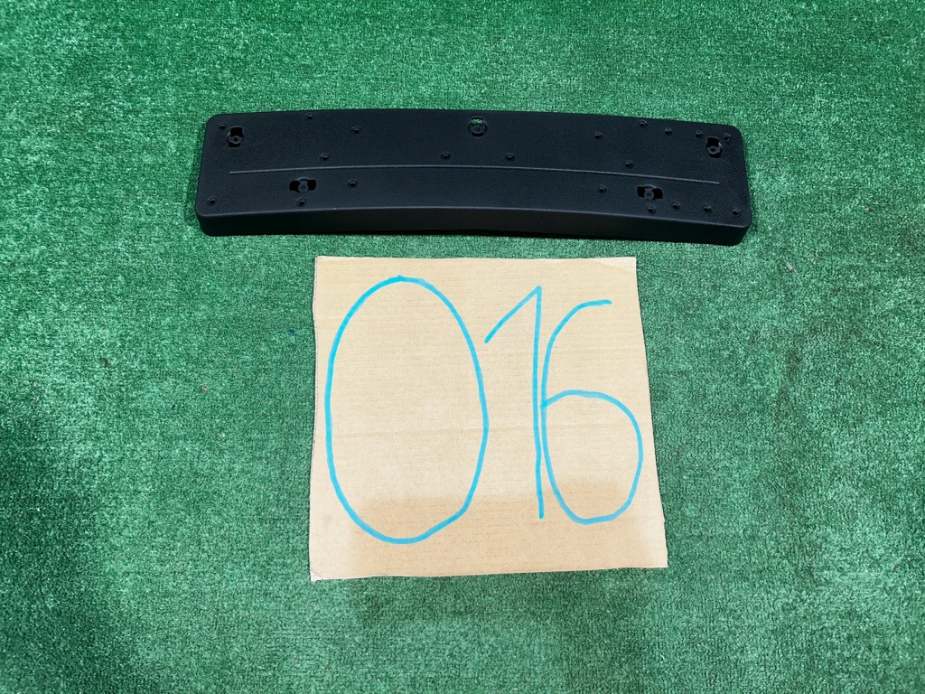 Mercedes a-klasa w176 рестайлинг  рамка подставка номерного знака регистрационный Доставка