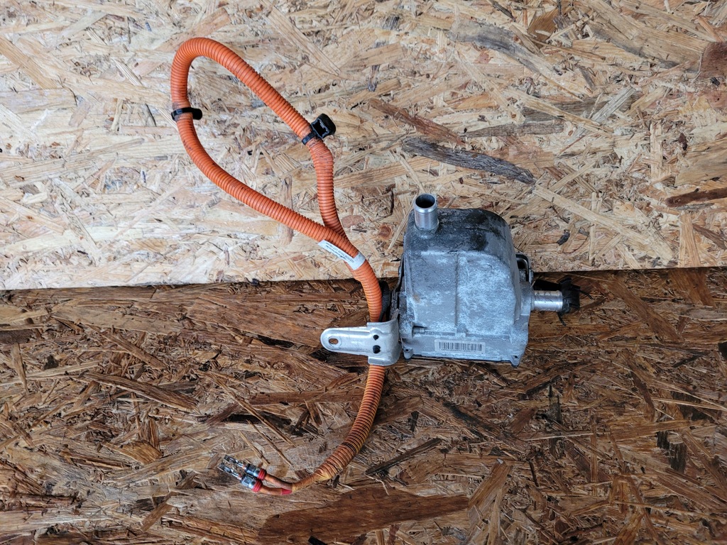 фото №1, Радиатор аккумулятора tesla model x 1048941-00