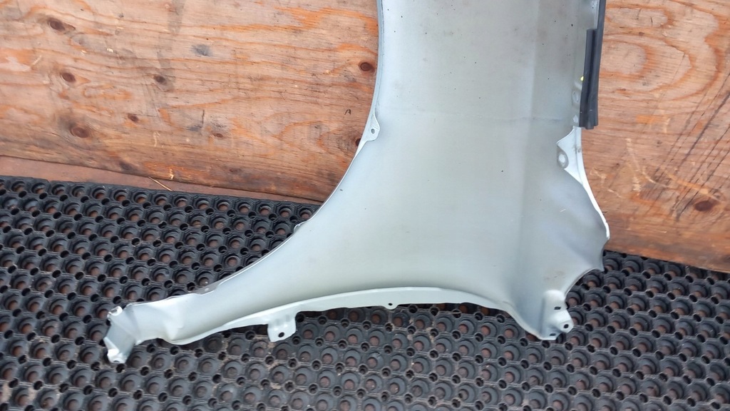 фото №8, Toyota avensis t25 крыло перед правый