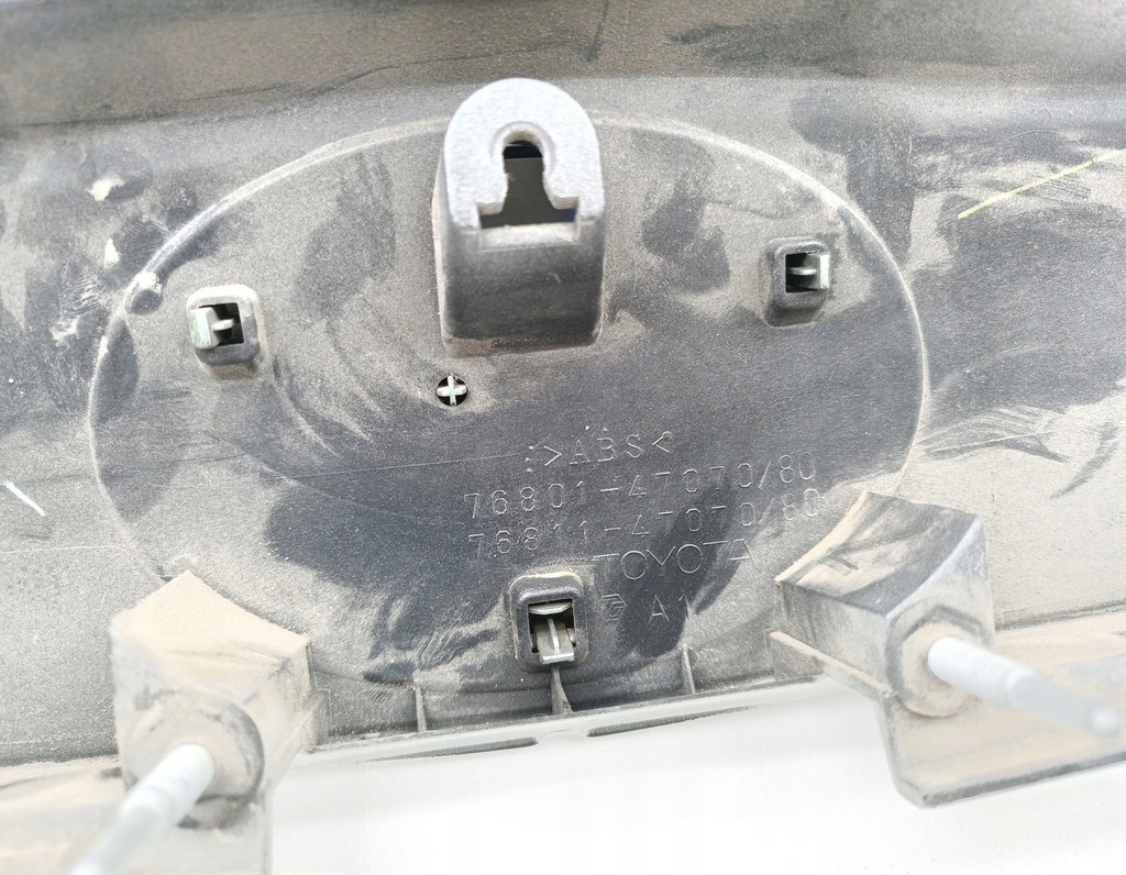 фото №8, Накладка молдинг кришки багажника toyota prius iii 76801-47070