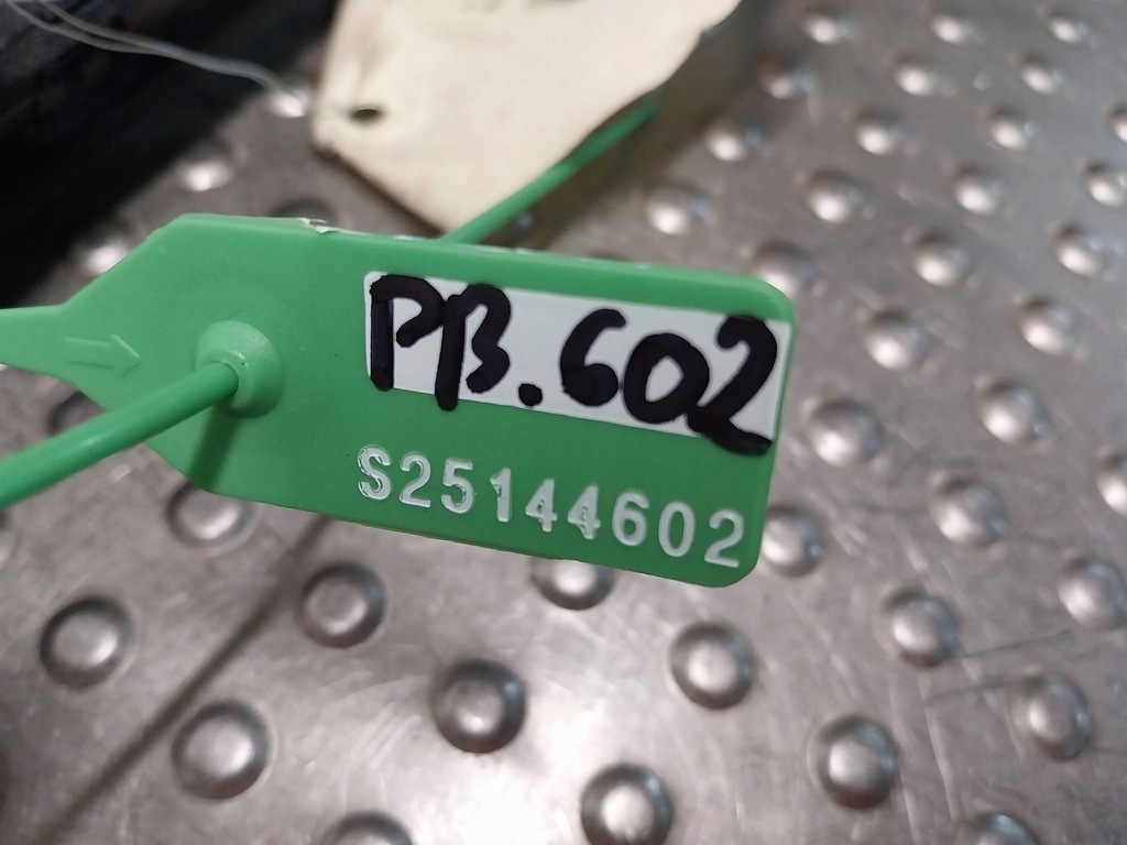 фото №5, Панель обдув кондиционера 6972031 bmw e81 e82 e87 e90 e91 e92