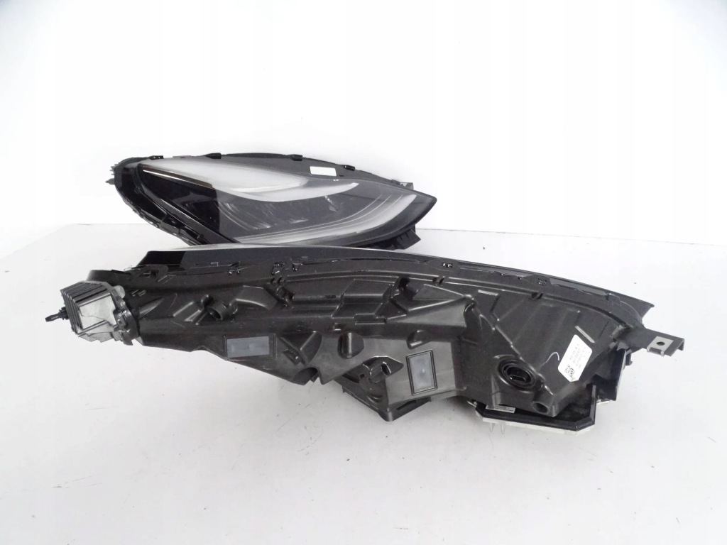 Фара перед передняя левая tesla 3 full led Оригинал