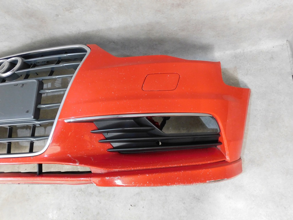 Audi a3 8v5 sedan бампер перед передній червоний Оригінал