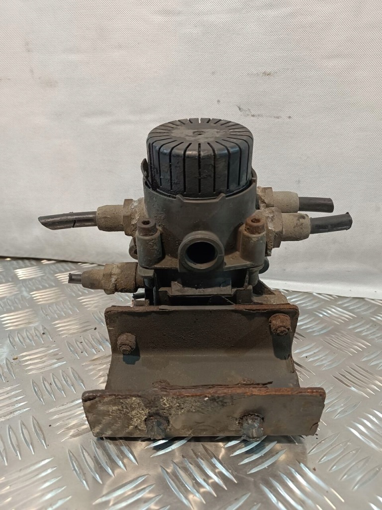 Клапан модулятор osi knorr-bremse scania 0486203025 в Украине