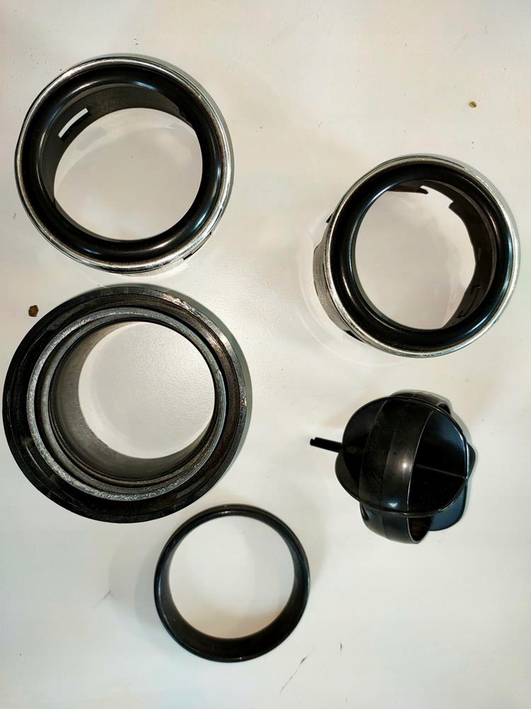 фото №8, Выход воздуха приборная панель mercedes 107 новый