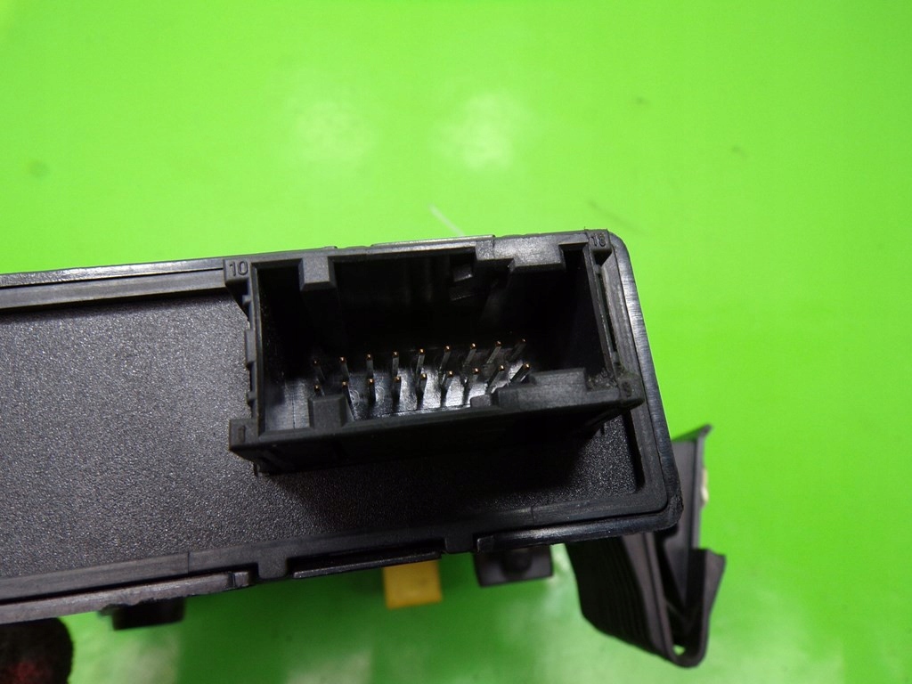 фото №12, Opel vectra c коробка запобіжників 13189928