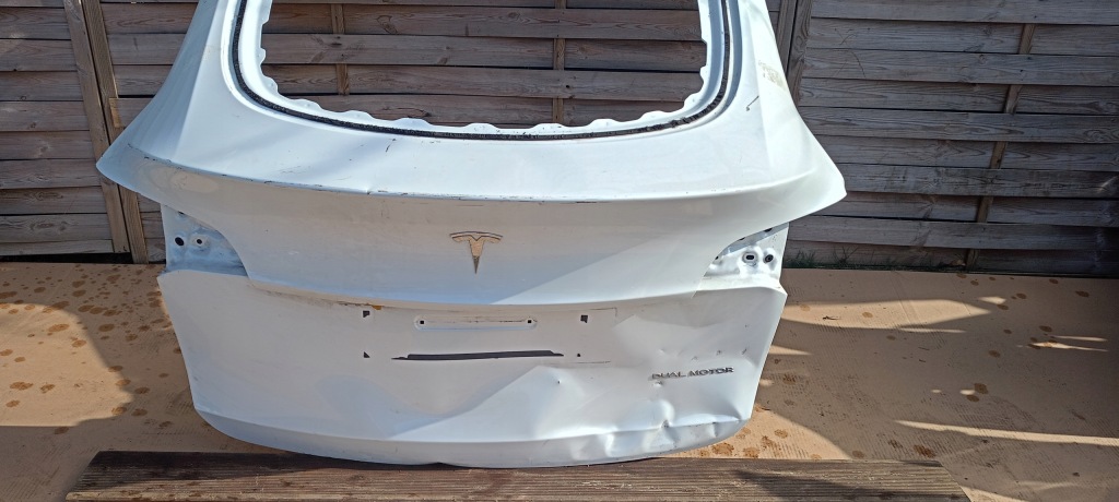 Кришка багажника задній задня tesla y 20-24rok оригінал Недорого