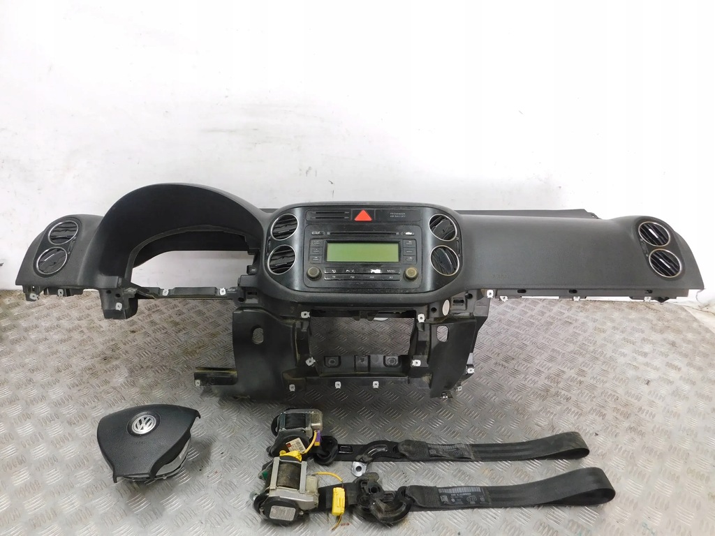 фото №1, Панель приладів консоль подушка безпеки ремені vw golf v 5 plus