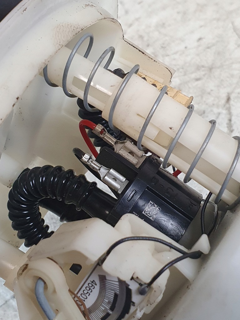 фото №10, Насос топлива оригинальный номер 82 00 683 209 renault thalia ii 1.2b 10r.